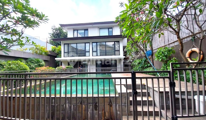 Beautiful House In At South Jakarta 2