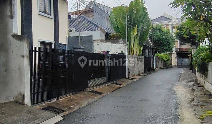 Rumah Tua di Kebayoran Baru Dekat Dengan Scbd