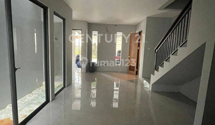 RUMAH SMARTHOME BRAND NEW 3LT SIAP HUNI DI GRAND WISATA BEKASI 2