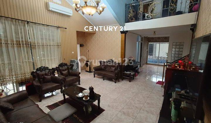 Hunian Nyaman Rumah Rasa Villa Jakarta Selatan 2