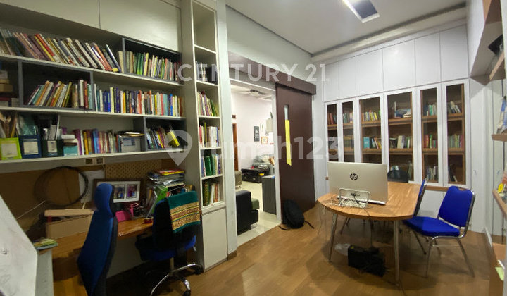 RUMAH LUAS FULL FURNISHED TURUN HARGA BESAR-BESARAN JUAL BU RUMAH LUAS FULL FURNISHED TURUN HARGA BESAR-BESARAN JUAL BU