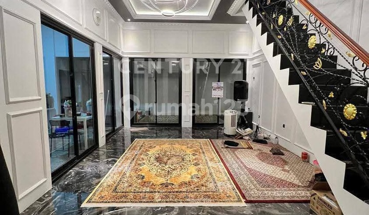 RUMAH CANTIK LANTAI GRANIT DALAM KOMPLEK DEKAT MCD JATIWARINGIN