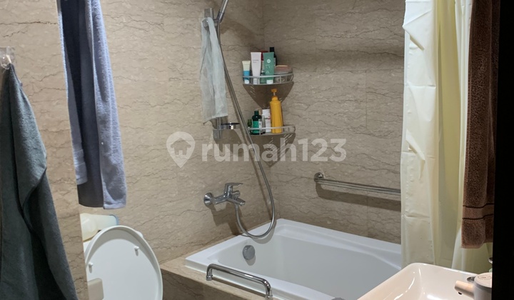 Apartemen 2 Br Private Lift Di Menteng Park 