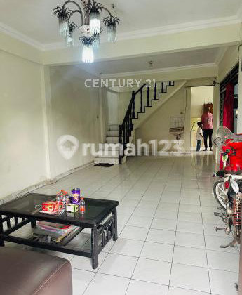 Ready-to-Occupy House in Bina Lindung Jati Cempaka Complex, Land Area 125 M²