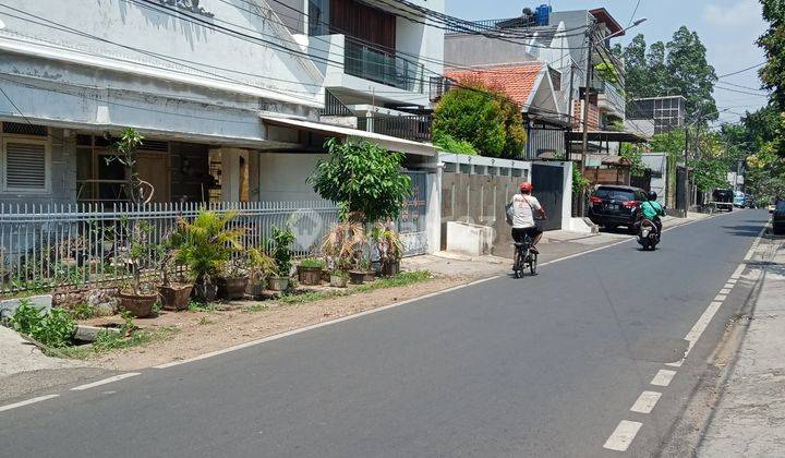 Rumah Lama Dijalan Lebar Lokasi Strategis 2