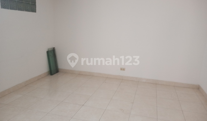 Rumah siap huni cocok untuk tinggal muapun kantor disewakan cepat 2
