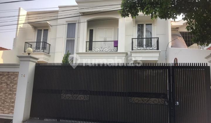 Rumah Mewah Tebet dengan Lokasi Strategis Dijual Cepat Rumah Mewah Tebet dengan Lokasi Strategis Dijual Cepat