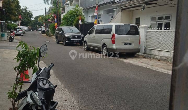 Rumah Siap Huni Dijalan Lebar Dengan Lokasi Strategis Dijual Cepat 2