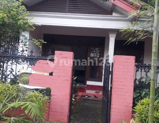 Rumah siap huni dalam komplek dengan lokasi strategis dijual cepat