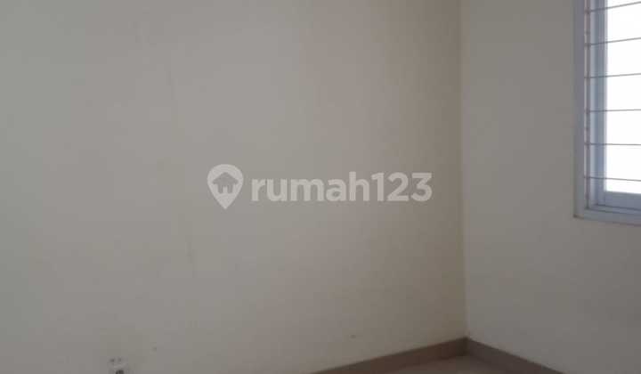 Rumah lama ditebet dengan lokasi strategis dijual cepat 2