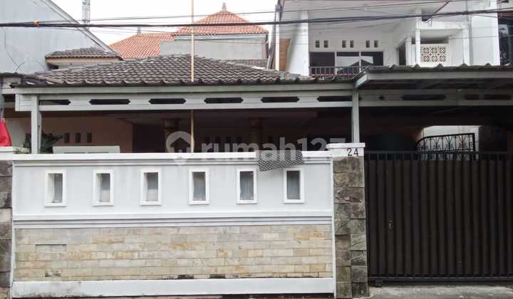 Rumah Siap Huni Dijalan Lebar Cocok untuk Kantor Rumah Siap Huni Dijalan Lebar Cocok untuk Kantor