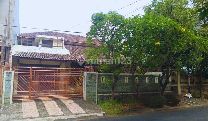 Disewakan Rumah 2 Lantai di Puri Indah Jakarta Barat 2