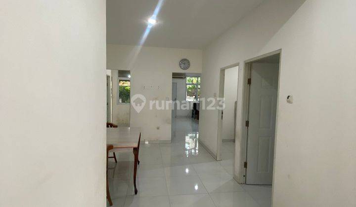 Dijual Rumah 5+1 Kamar Tidur di Serpong Tangerang 2