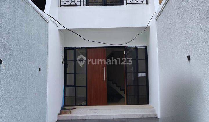 Rumah Mewah di Lokasi Strategis, Harga Nego  1