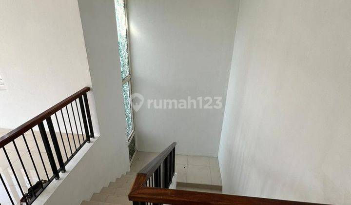 Rumah Bagus 2 Lantai Boulevard di Kota Wisata 2