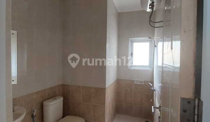 Rumah Bagus 2 Lantai Rapi Dalam Cluster  6