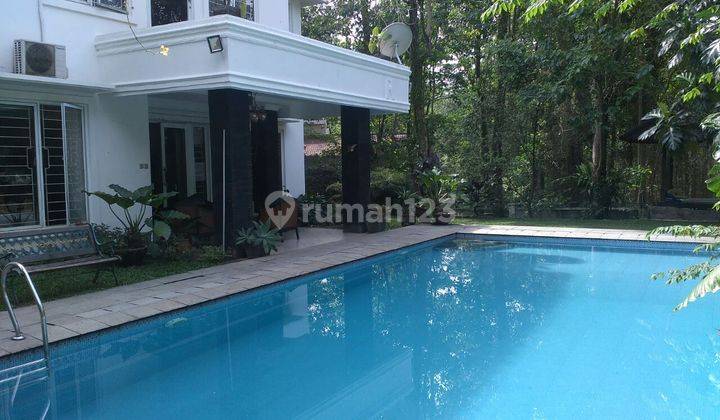 Rumah Bagus Cozy Luas Kolam Renang Siap Huni di Sentul City 2