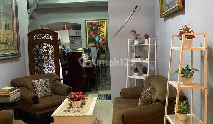 Rumah Murah Bagus Rapi Hook di Vila Nusa Indah 1