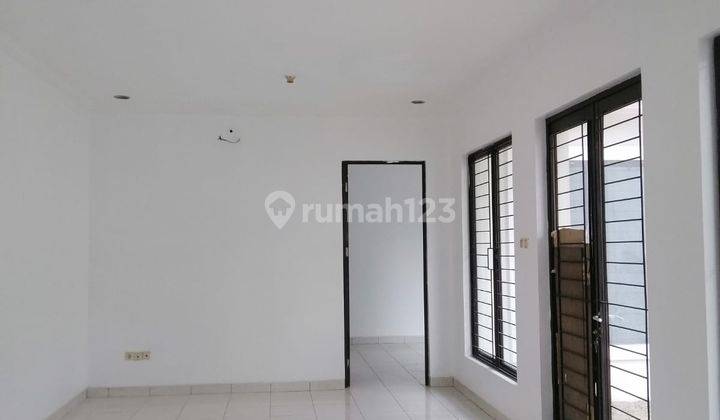 Rumah Bagus 2 Lantai Baja Ringan Rapi Dekat Taman 2