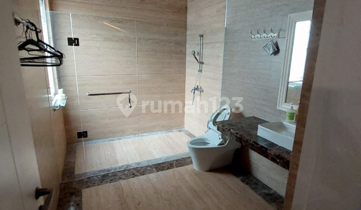 Dijual Rumah Golf Lake Venetian Golf Full Bangunan 2