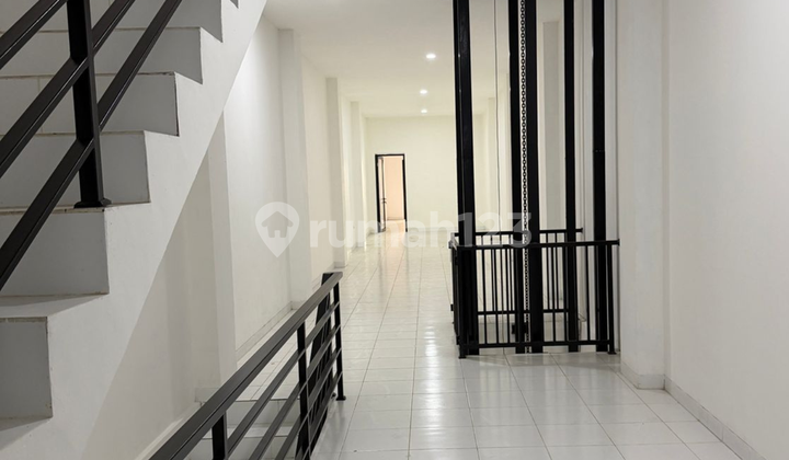 Rented Brand New Shop House in Perniagaan Raya - Pasar Pagi (Strategic Location!) 1
