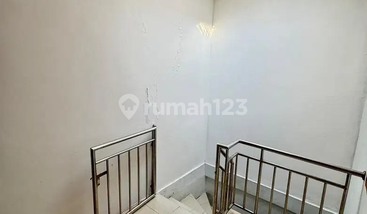 Dijual Rumah Taman Palem Lestari Cengkareng 2 Lantai 2