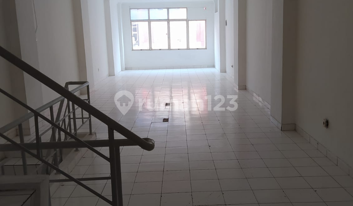 For Sale Negotiable Mutiara Taman Palem Cengkareng Shop House Ready to use For Sale Negotiable Mutiara Taman Palem Cengkareng Shop House Ready to use