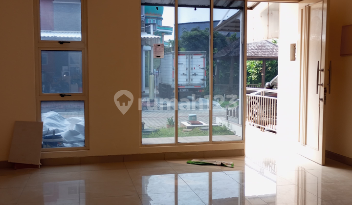 Dijual Rumah Golf Lake San Lorenzo Uk 8x15 Baru di Cat Ulang Dijual Rumah Golf Lake San Lorenzo Uk 8x15 Baru di Cat Ulang