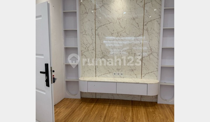 Dijual rumah mutiara taman palem sangat terawat 