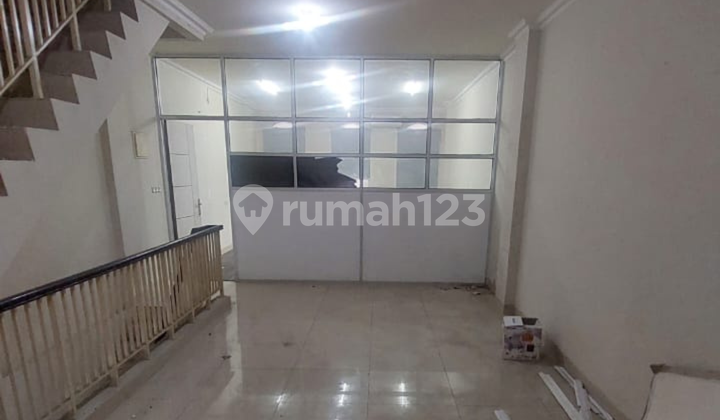 Disewakan Ruko Sedayu Square Cengkareng Lokasi Strategis 