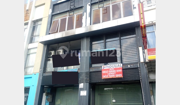 Dijual dan disewa ruko Gandeng City Park Cengkareng Pinggir jalan