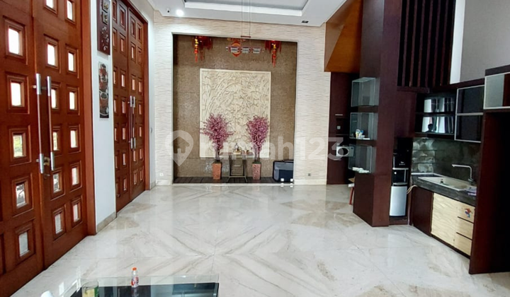 Rumah Mewah di City Resort Hawaii Cengkareng