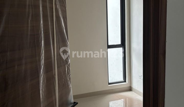 Rumah Brand New Taman Surya 5 hanya 1,85 M nego