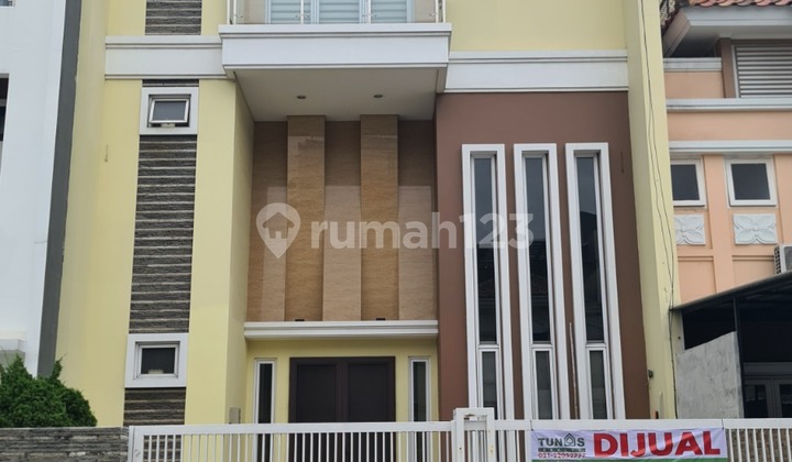Rumah 3 Lantai 8X18 di City Resort Cengkareng Mewah Rumah 3 Lantai 8X18 di City Resort Cengkareng Mewah