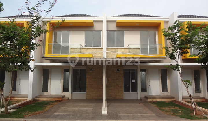 Rumah 2 Lantai SHM Baru Utara dijual di green lake city 6x15 2
