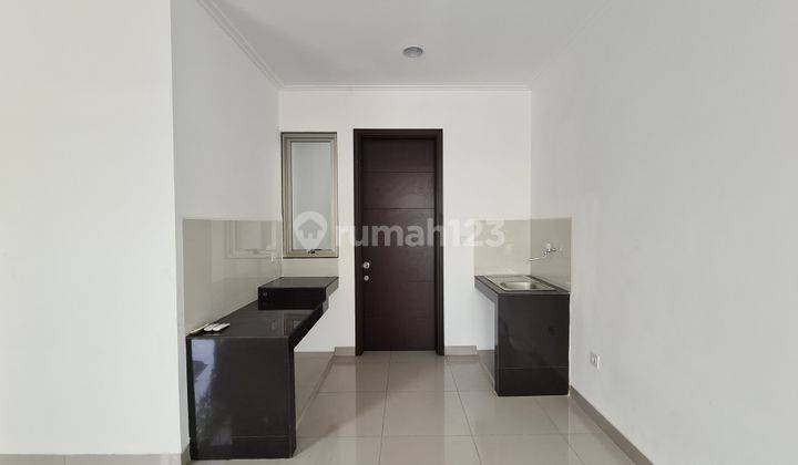 Rumah pik2 termurah dengan AC 4,5x10. 2 kamar tidur, 2 lantai 3