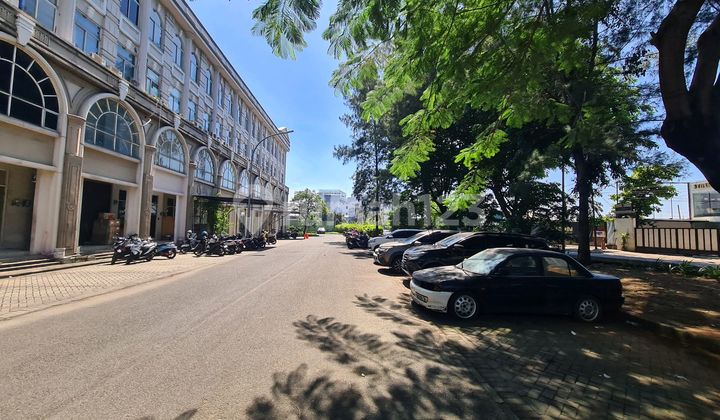 Ruko Gandeng Green Lake City Lokasi Premium Jalanan Lebar Parkir Luas