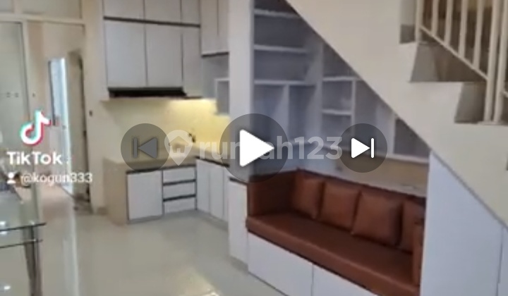 Rumah Furnished 4X15 Disewa Green Lake City Rapi Siap Huni