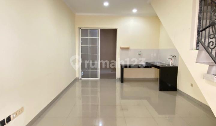 Disewakan Rumah 4X15 dengan Ac di Green Lake City Cluster West Europe