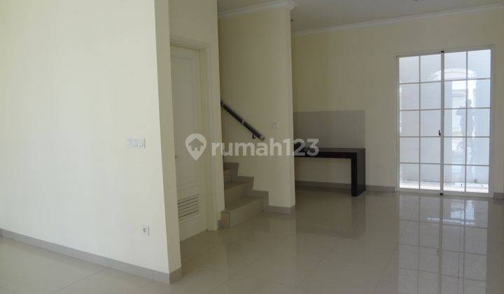 Rumah 2 Lantai 6x15 di Green Lake City, Jakarta Baratcluster Europe 2