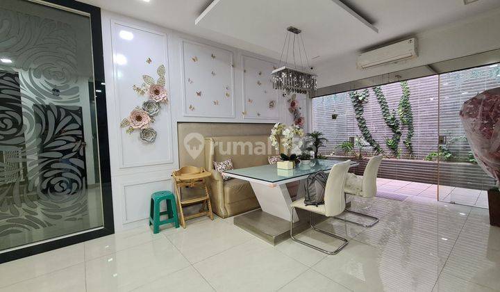 Rumah 10x20 Di Boulevard Full Bangunan 2 Lantai Mewah Siap Huni 1