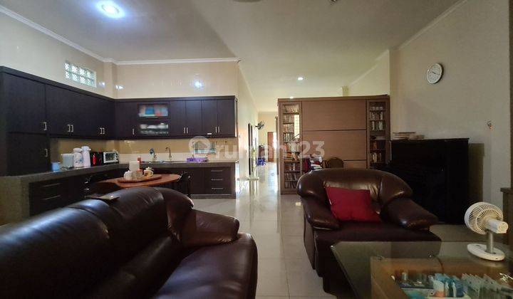 Rumah 3 1/2 Lantai Di Jl. Kebon Jeruk Xv Taman Sari Jakarta Barat 2