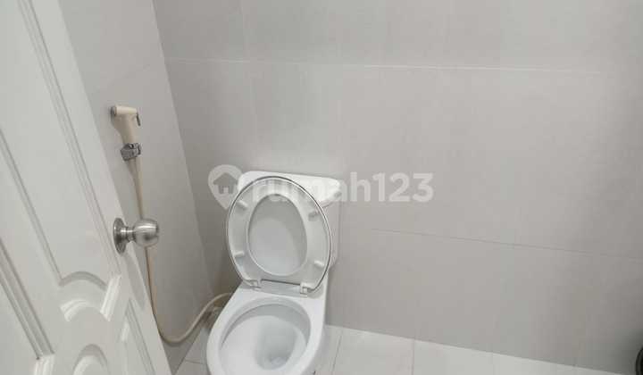 Dijual Rumah 8X18 di Sunter Kirana Jakarta Utara 3 Lantai Funished Rapi Siap Huni