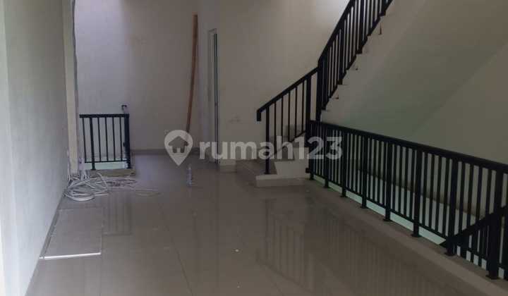 Cordoba Green Lake City Ruko Facing Boulevard 2