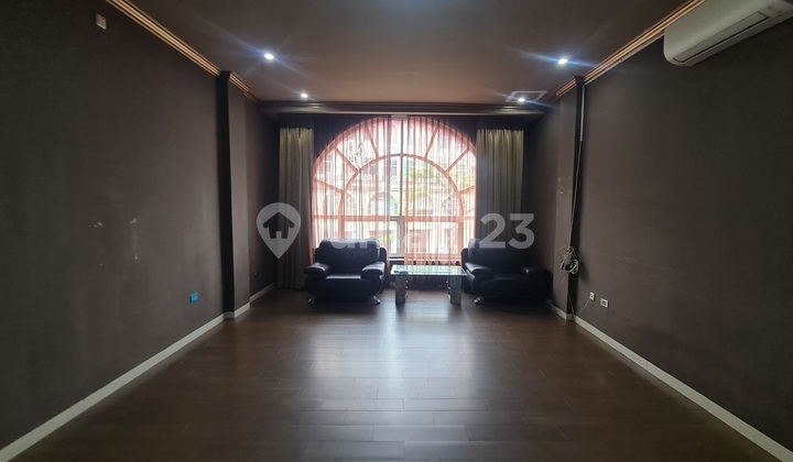 Disewakan Ruko Green Lake City Furnished Mewah Interior Premium