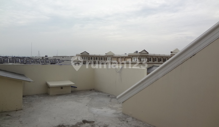 Shop House for Sale Green Lake City Boulevard, South Facing, Rarely Available