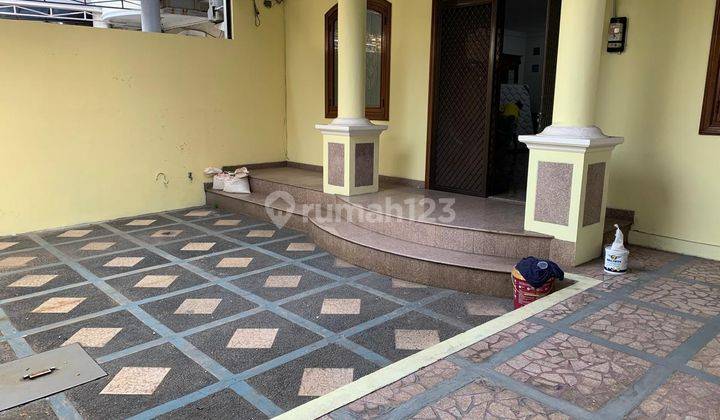 Rumah 9x20 Hadap Timur Semi Furnished di Taman Semanan Jakarta Barat 2