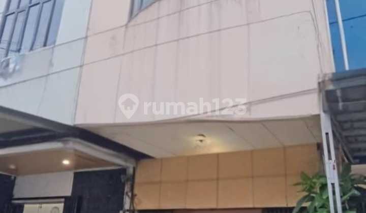 Ruko Siap Pakai Dilokasi Yg Sangat Strategis, Aman dan Nyaman Ruko Siap Pakai Dilokasi Yg Sangat Strategis, Aman dan Nyaman