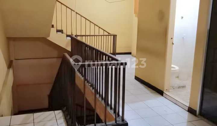 Ready-to-Use Shop House in a Very Strategic, Safe, and Comfortable Location 2