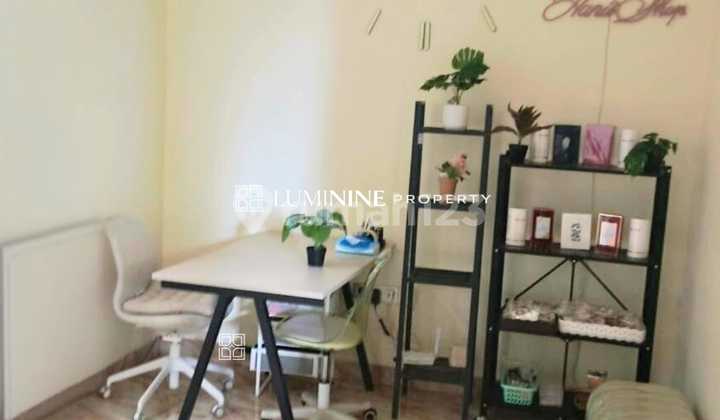 Ready-to-Occupy House Near Swimming Pool Within Cluster in Serpong Terrace 2